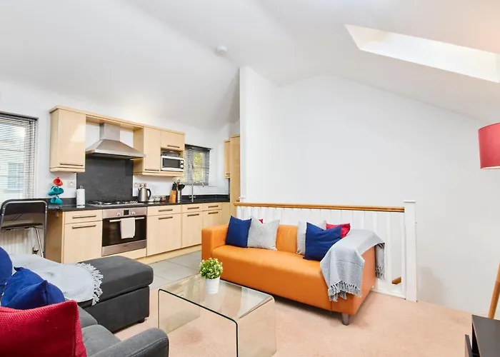 Boutique Bath Apartment Free Parking