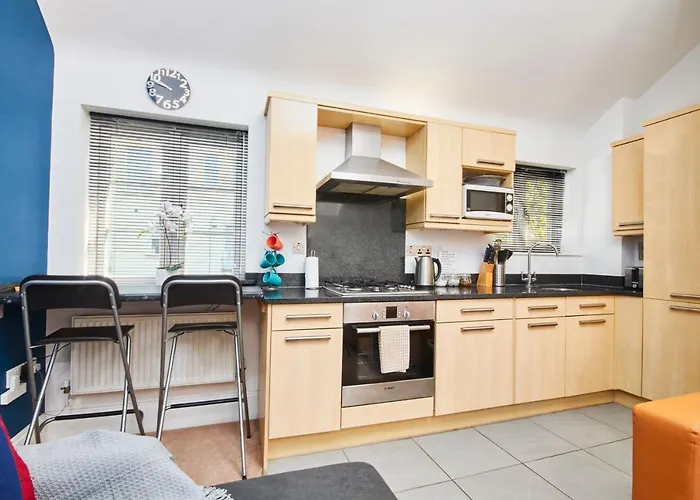 Boutique Bath Apartment Free Parking