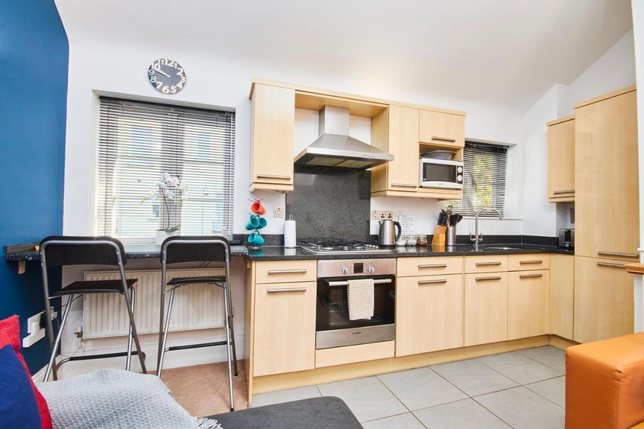 Boutique Free Parking Apartment Bath